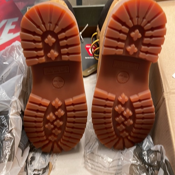 Timberlands construction boot - Picture 2 of 4